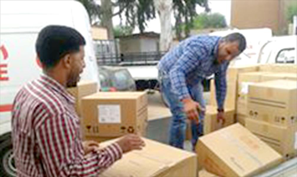 متطوعان يوفّران الأدوية لمستشفى 7 أكتوبر ببنغازي