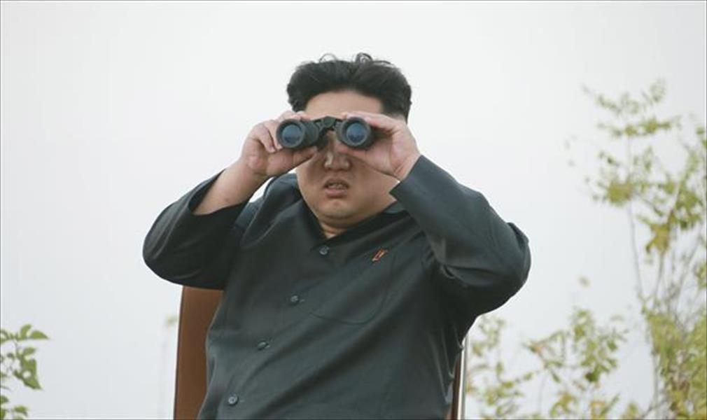 الزعيم الكوري الشمالي يتفقد تدريبات بالذخيرة الحية (صور)