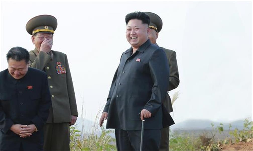 الزعيم الكوري الشمالي يتفقد تدريبات بالذخيرة الحية (صور)