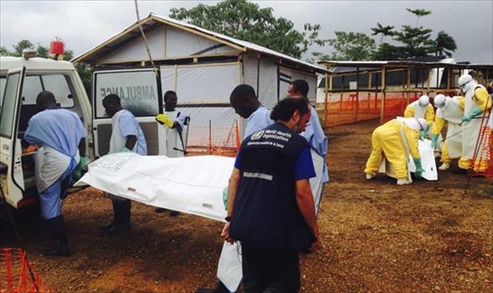 وفيات الإيبولا تقترب من 5000 شخص