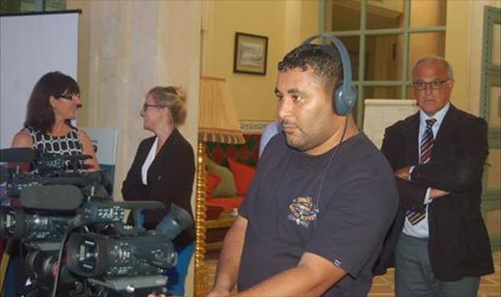 السفير البريطاني لدى ليبيا يعلن قرب إطلاق قناة «الكل» المستقلة