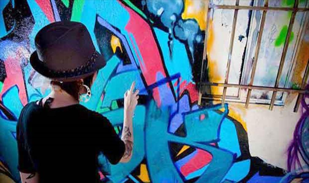 رسامة «غرافيتي» تتعرض للمطاردة في لوس أنجلوس