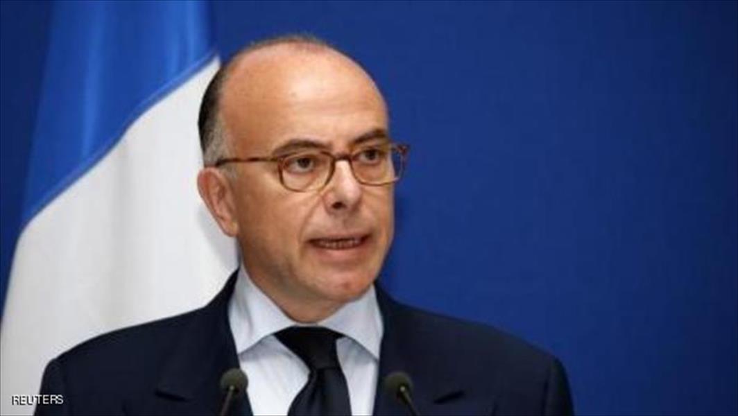 وزير داخلية فرنسا يرفض الاستقالة