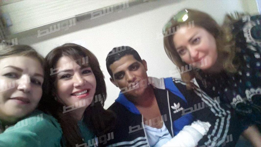 بالصور: هنيدي وجنات وفؤاد يزورون مصابي «حادث سيناء»