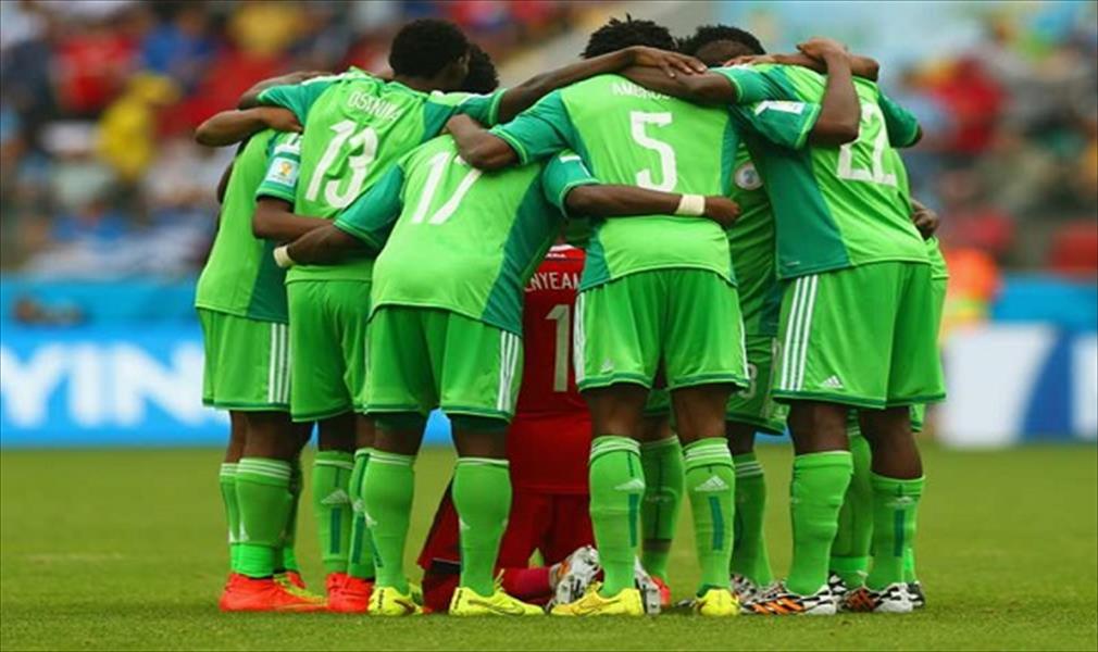 الرئيس النيجيري يمنع إيقاف الفيفا لاتحاد الكرة في بلاده