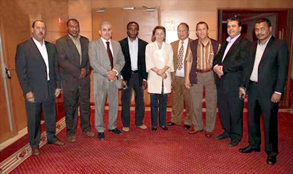 وفد البرلمان الليبي يلتقي أبوستولوفا في تونس