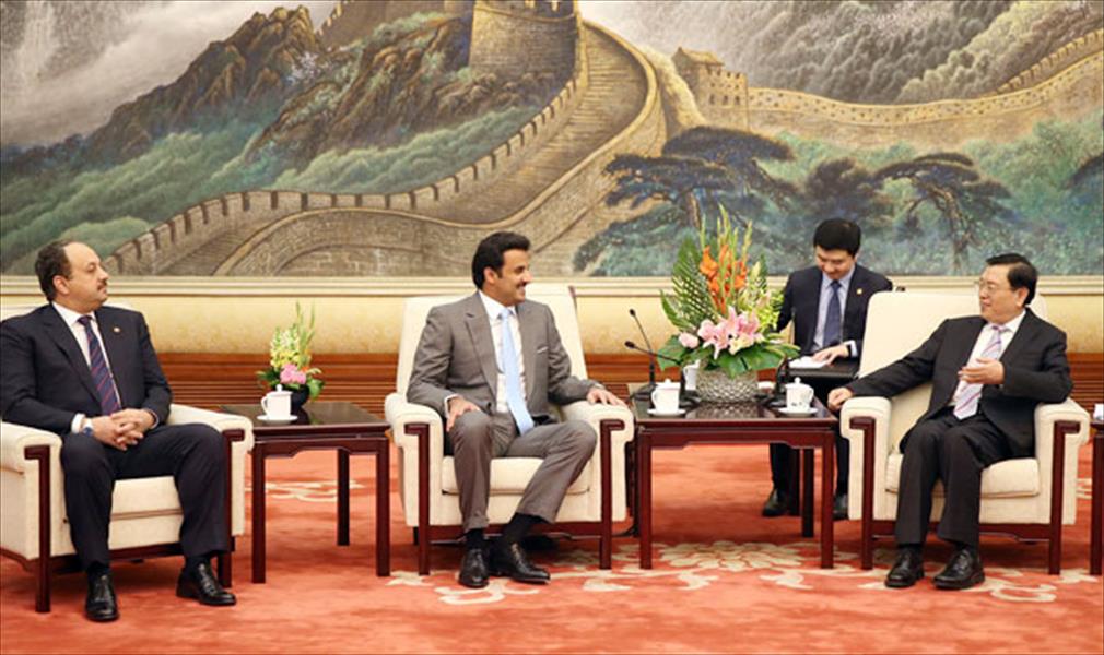 الشيخ تميم بن حمد يلتقي مسؤولين صينيين في بكين