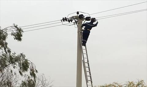 صيانة خطوط الكهرباء في تاجوراء