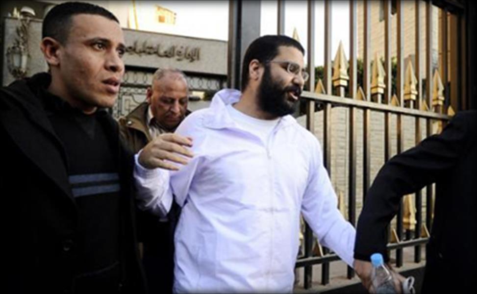 مقاطع فيديو تؤجل محاكمة الناشط علاء عبد الفتاح