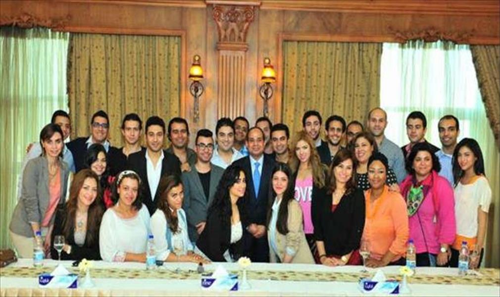 السيسي يستمع لرؤية «شباب المبدعين» للنهوض بمصر