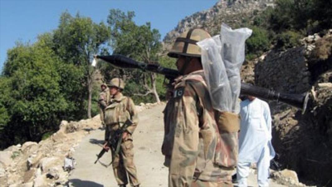 مقتل أربعة جنود باكستانيين وفقد ثمانية
