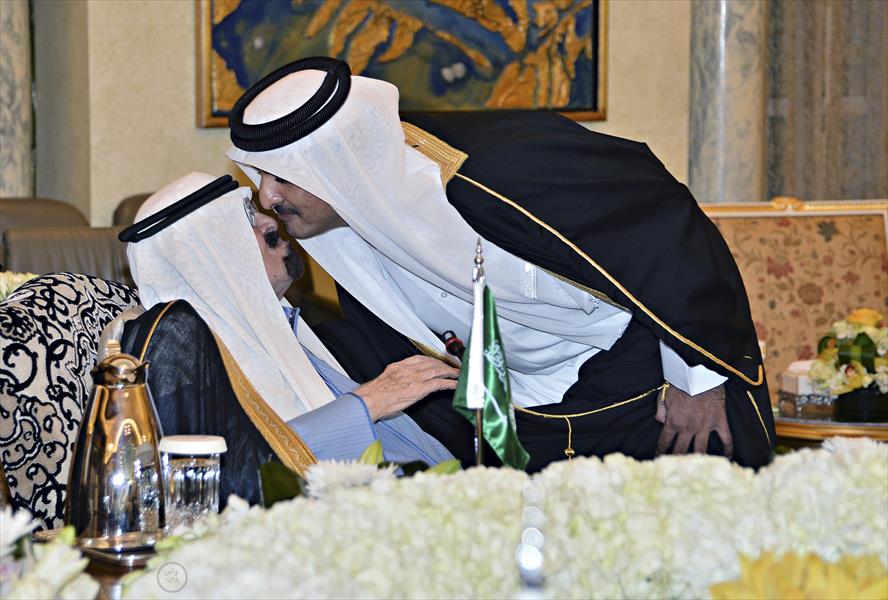 «معهد واشنطن»: قُبلة الأمير للملك تنهي الخلافات الخليجية