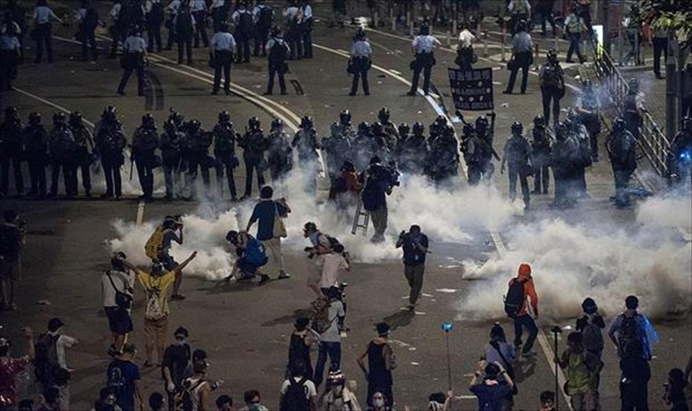 اشتباكات بين الشرطة ومحتجين في هونج كونج