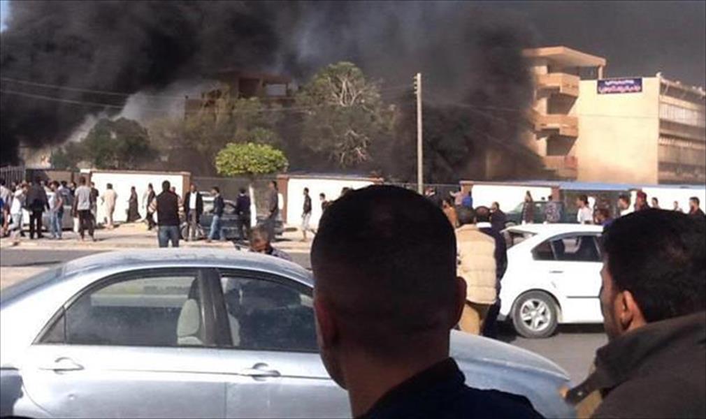 انفجار سيارة مفخخة أمام مديرية أمن أجدابيا
