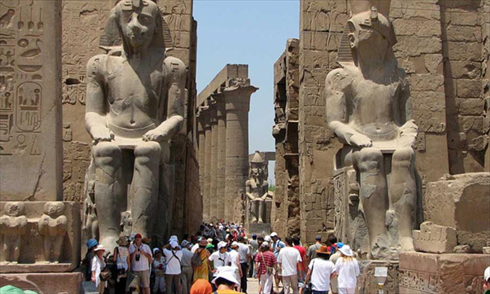 مصر: أعداد السائحين تقفز 70% في ثلاثة أشهر