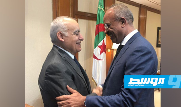 خلال لقاء مع سلامة.. رئيس الوزراء الجزائري يجدد دعم الحل السياسي للأزمة الليبية