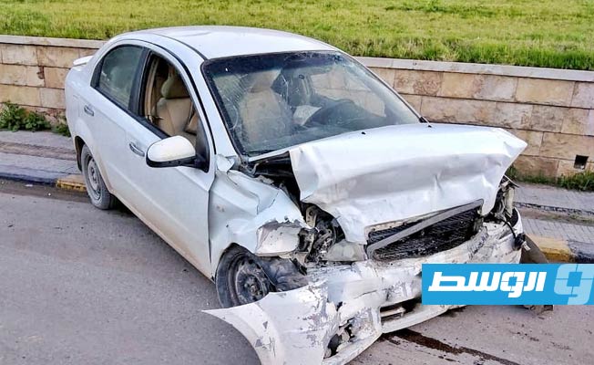 سيارة محطمة جراء حادث مروري في طرابلس، 20 يناير 2022. (مديرية أمن طرابلس)