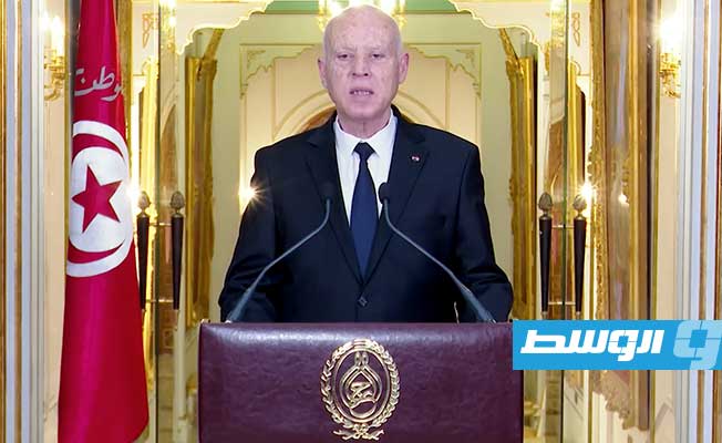 الرئيس التونسي يعلن تشكيل لجنة لكتابة دستور «جمهورية جديدة»