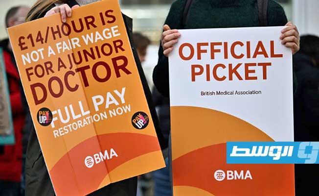 «أطباء إنجلترا» يدخلون في إضراب جديد للمطالبة برفع الأجور