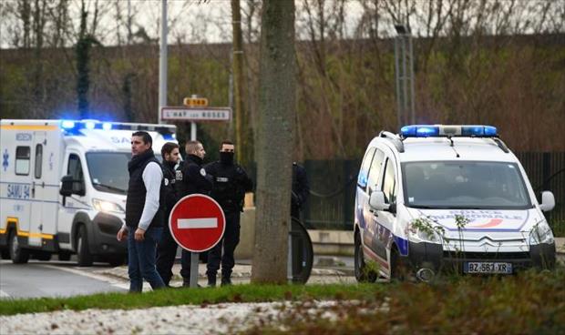 «فرانس برس»: مقتل شخص في حادث طعن قرب باريس