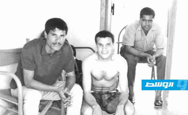 من اليمين فرج الغرياني وهليل الفلاح وجنقي في جليانه سنة 1966