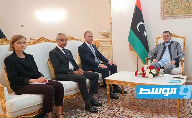 مبعوث الرئيس الفرنسي الخاص إلى ليبيا خلال لقائه الدبيبة 30 أغسطس 2023 (سفارة فرنسا لدى ليبيا)