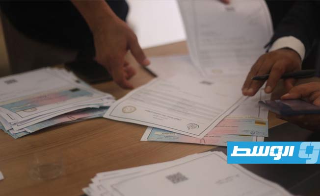 جانب من تسليم صكوك مبادرة صندوق دعم الزواج في بنغازي، 27 سبتمبر 2021. (الحكومة)