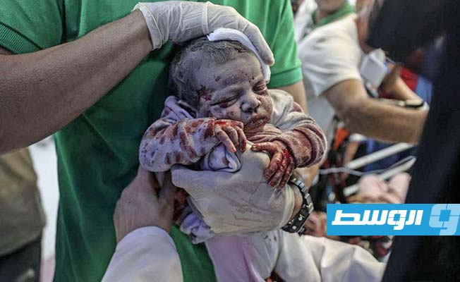 الصليب الأحمر يؤكد دخول أول فريق طبي إلى غزة منذ بدء العدوان