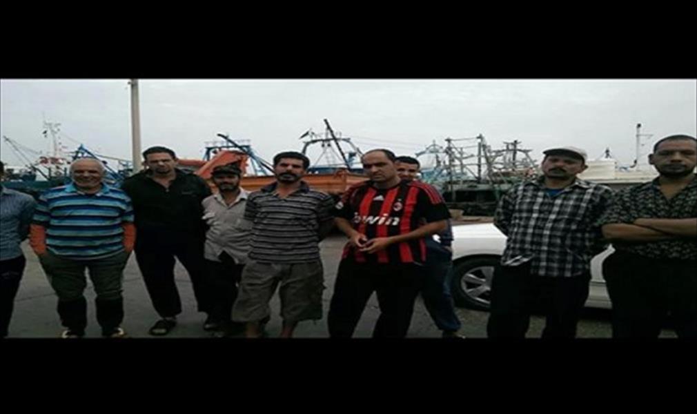 نقل الصيادين المصريين من ميناء زوارة إلى وسط المدينة