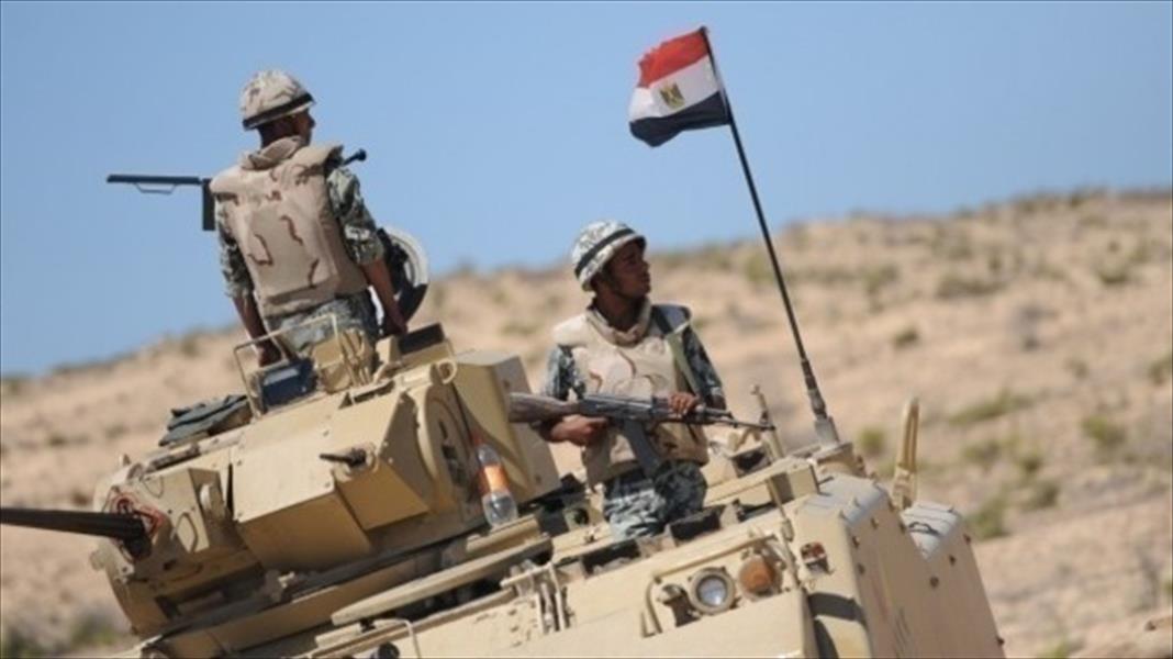 الجيش المصري يقتل 6 مسلحين ويدمر 20 منزلاً وسيارة في سيناء
