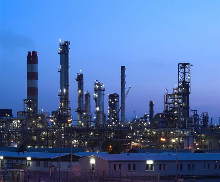 العراق يبدأ الامتثال لقرار «أوبك» بخفض إنتاجه النفطي