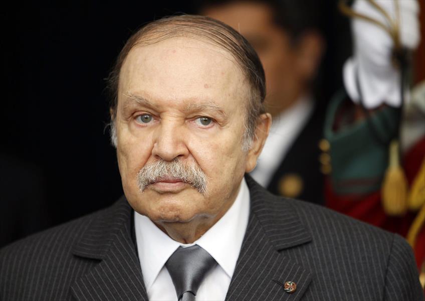 الرئيس الجزائري: سنتجاوز أزمة النفط دون صعوبات