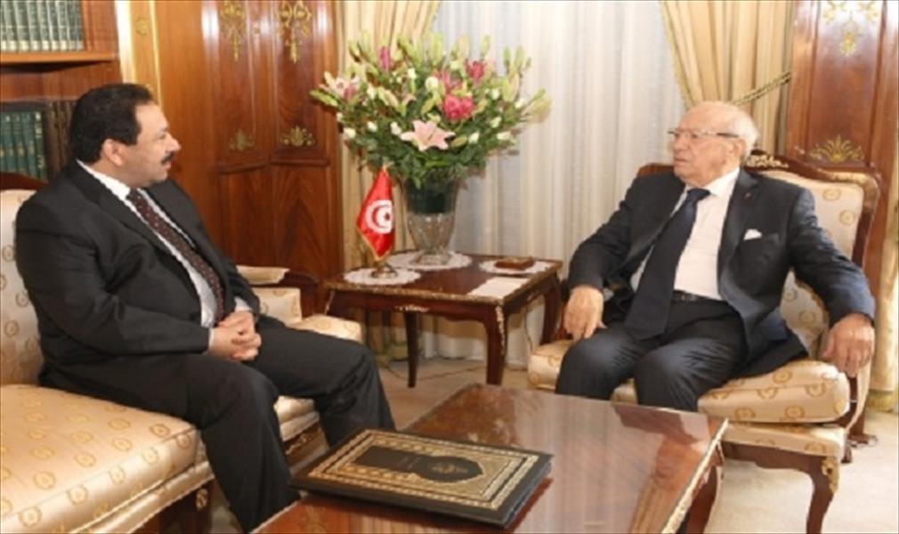 تونس: السبسي يلتقى وزير الداخلية حول «موجة البرد»