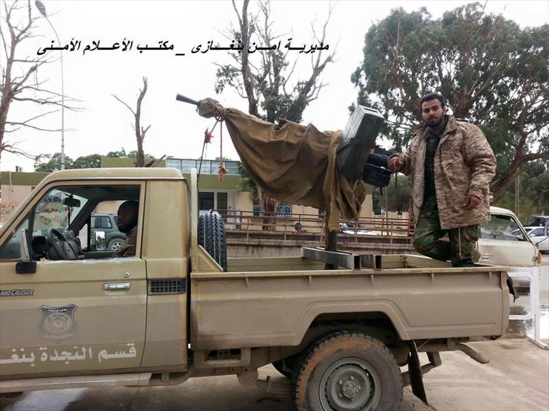 الداخلية: نؤمِّن محطات وقود بنغازي (صور)