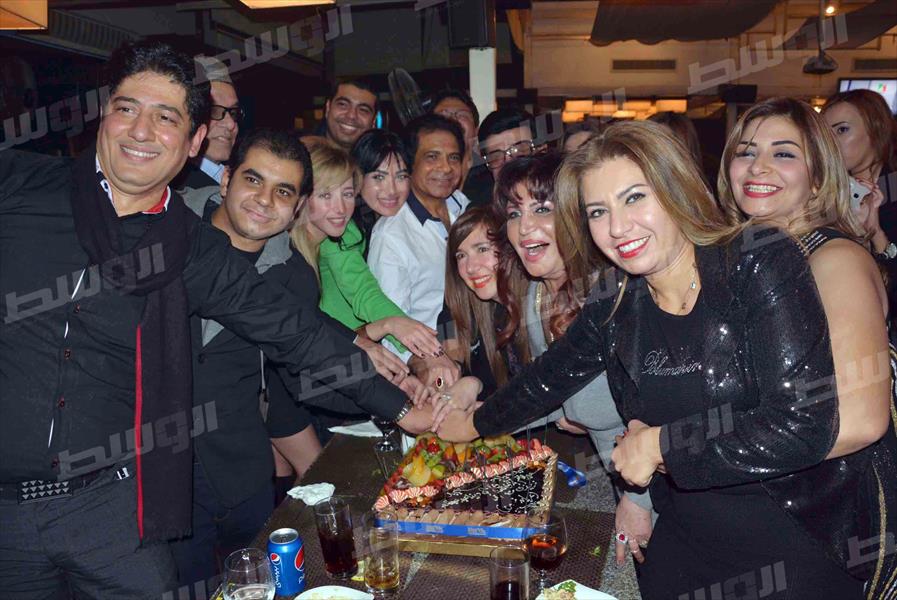 بالصور: سمير غانم يحتفل بعيد ميلاده مع نجوى فؤاد