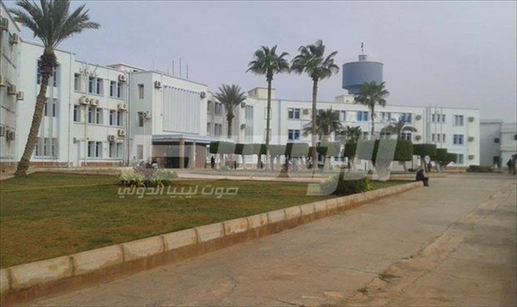 إصابة خطيرة لمُدير الشؤون الطبية بمركز القلب في بنغازي