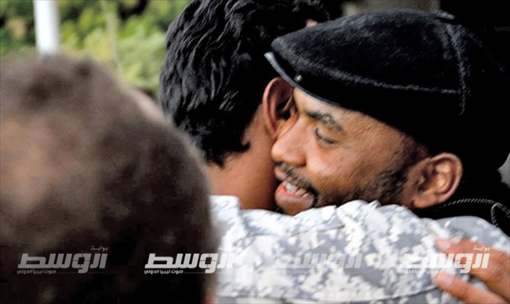 بالصور: تبادل محتجزين بين حرس المنشآت النفطية و«فجر ليبيا»