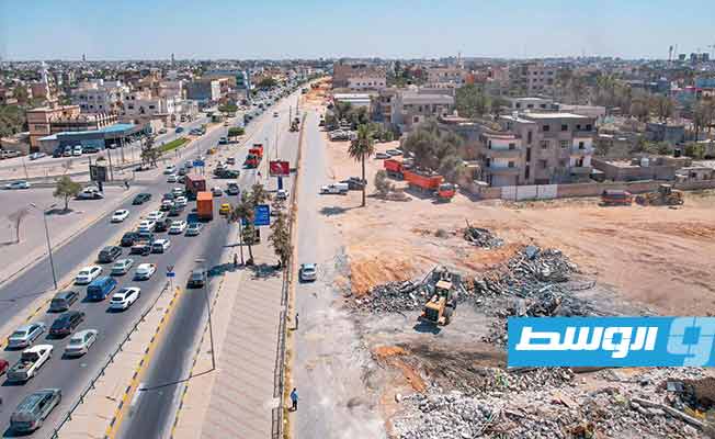جانب من أعمال توسعة طريق 20 رمضان في طرابلس، الأربعاء 2 أغسطس 2023 (شركة الخدمات العامة)