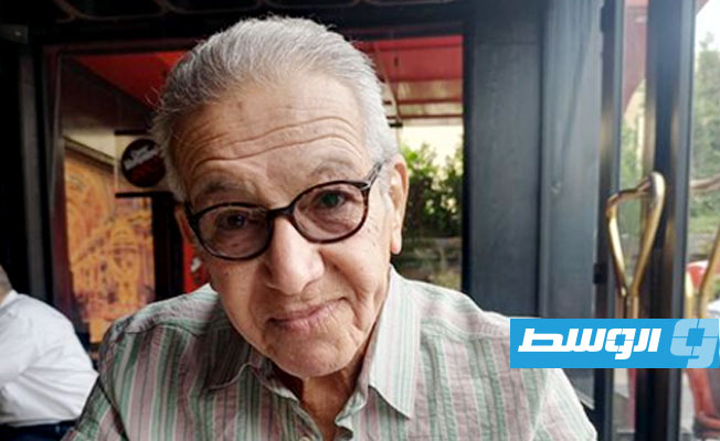 رحيل الروائي المصري كمال رحيم عن 76 عامًا