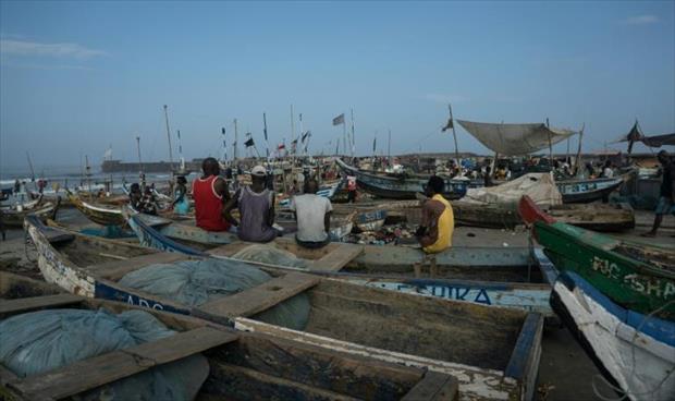 جنوح مجموعات كبيرة من الأسماك إلى شواطئ غانا