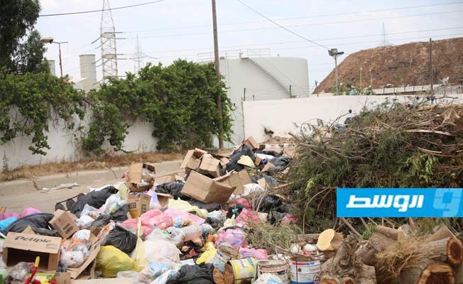 شركة الكهرباء: القمامة تغلق محطة جنوب طرابلس الغازية (صور)