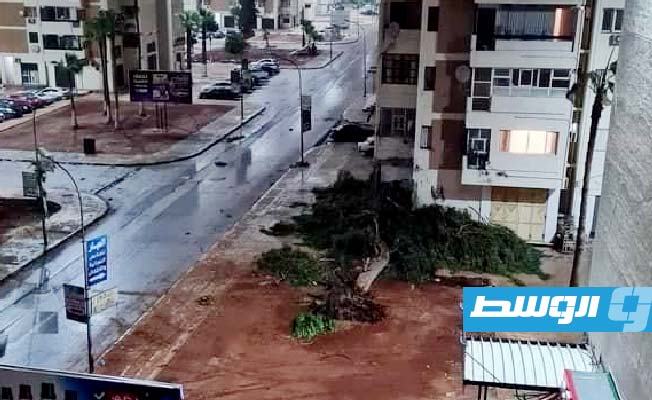 آثار العاصفة دانيال في أحد شوارع بنغازي، 9 سبتمبر 2023. (بوابة الوسط)