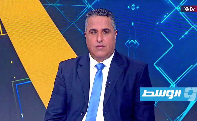 محلل قناة الوسط «Wtv»، عادل الخمسي أثناء حلقة برنامج «في التسعين»، 23 أكتوبر 2023. (صورة مثبتة من الفيديو)