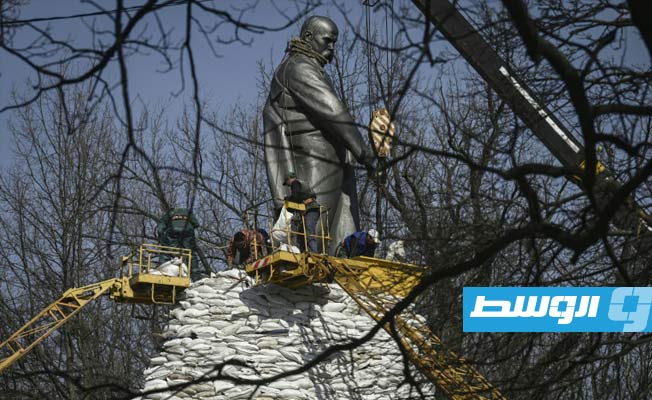 أكياس الرمل تحمي تماثيل خاركيف من القصف الروسي