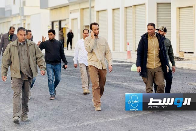 بالقاسم حفتر في جولة بشارع «الفنار» بمدينة درنة بعد إعادة إعماره، 12 مارس 2024 (الغرفة العسكرية الأمنية درنة)