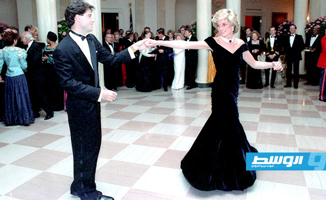 فستان ارتدته الأميرة ديانا خلال رقصة مع ترافولتا بيع بربع مليون يورو