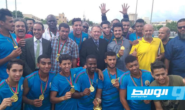 كلية التربية البدنية تتوج بكأس جامعة طرابلس لكرة القدم