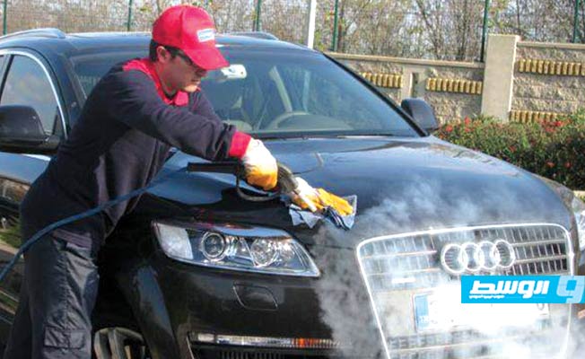 هل يجب غسل سيارتك بالبخار؟