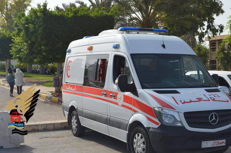 تسليم سيارتي إسعاف إلى أماكن إيواء المهاجرين الموقتة في طرابلس