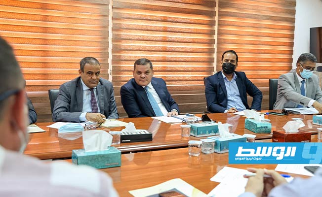جانب من اجتماع الدبيبة مع رئيس ديوان المحاسبة خالد شكشك، 12 يوليو 2021. (حكومة الوحدة الوطنية)